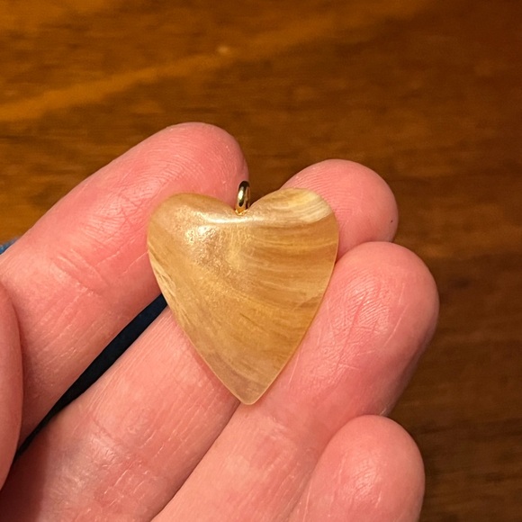 Butterscotch Banded Agate Carved Heart Charm - Picture 8 of 9